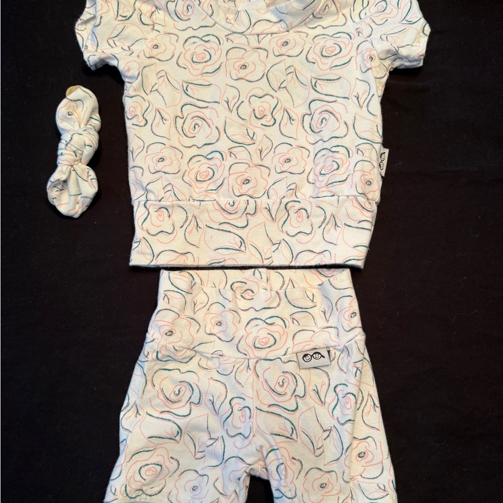 Dudis Design 2 piece floral set